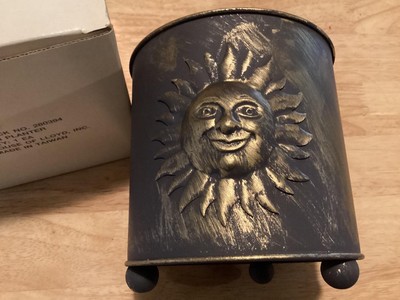 HOUSE OF LLOYD METAL SUN PLANTER NEW IN OPEN BOX