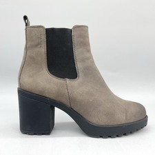 Vagabond Womens 8 Grace Chelsea Boots Shoes Gray Nubuck Chunky Heels Lug Sole