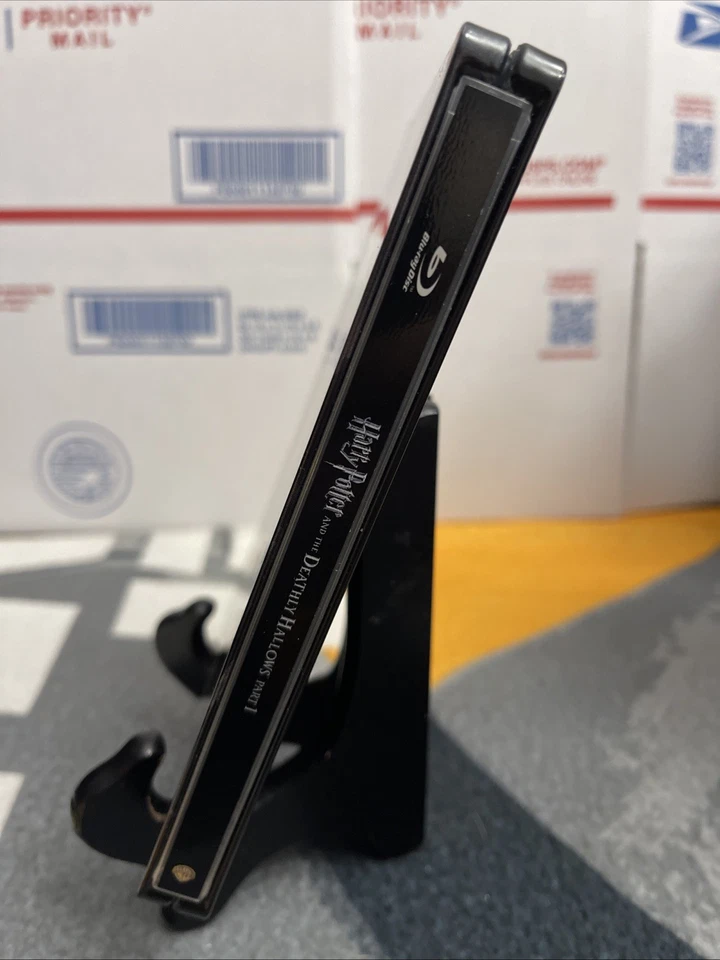 Harry Potter and the Deathly Hallows Part 1 Steelbook Blu Ray FUTURESHOP VARIANT - Image 3 of 4