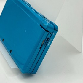 Nintendo 3DS region free Light Blue console / Charger / SD card