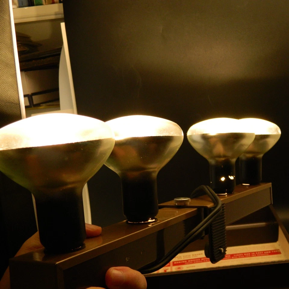 Heavy Duty Light Bar Lighting Metal Case Working 375w x 4 Bulbs w Carrying Case - Image 3 of 4