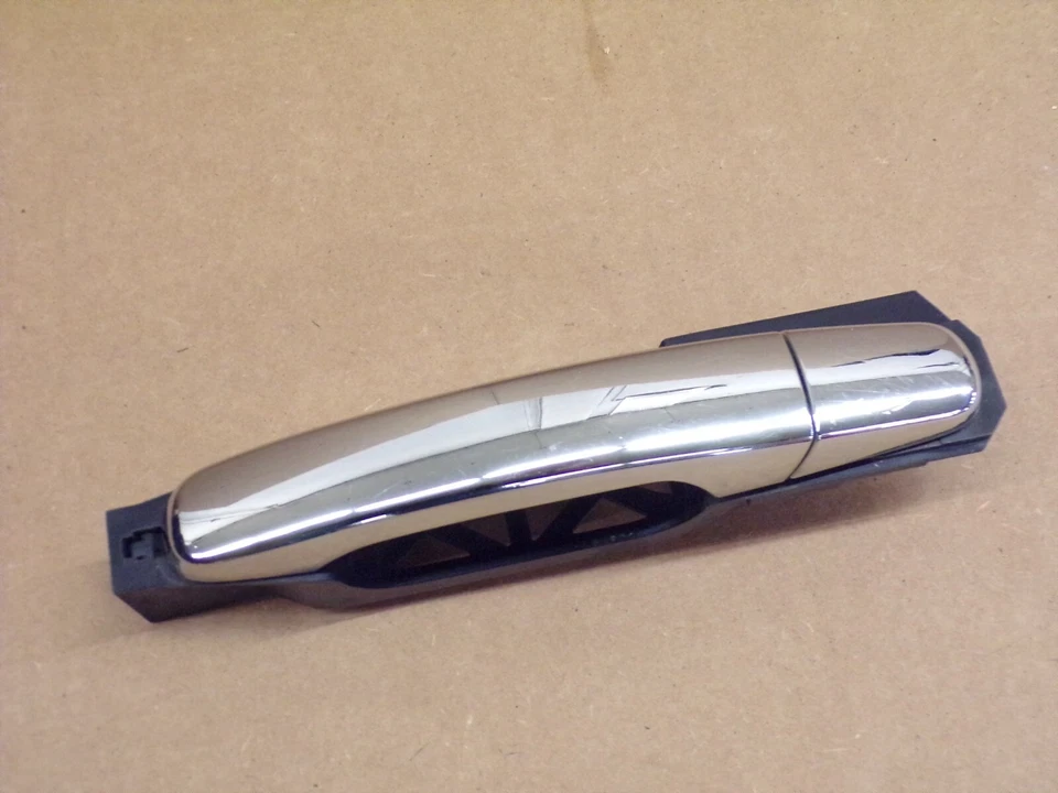 2011 buick enclave door handle ( driver rear ) 2008-2012 gmc acadia - Image 2 of 3