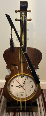 Geigenförmige Vintage Uhr