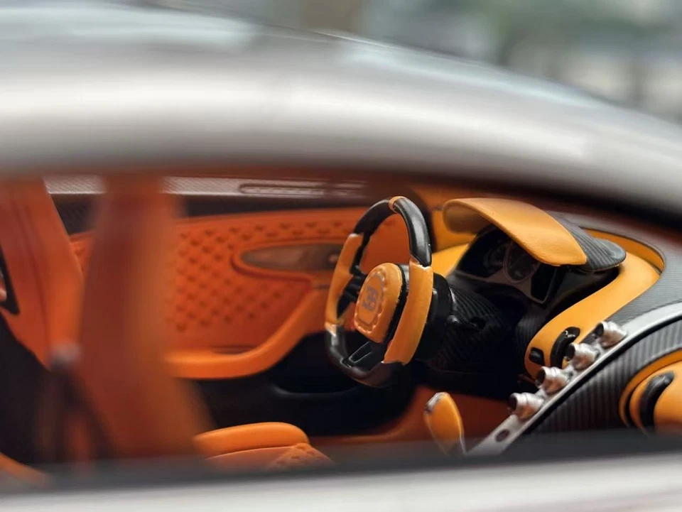 1/18 Henson & Heaven HH Model Bugatti Divo Sliver - Image 4 of 4