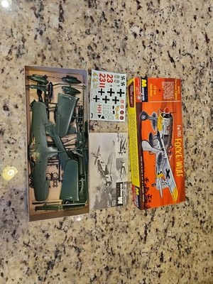 Monogram Fw 190 Focke Wulf German Fighter 1/48 Scale Model Kit 85-0107    (C5B2)