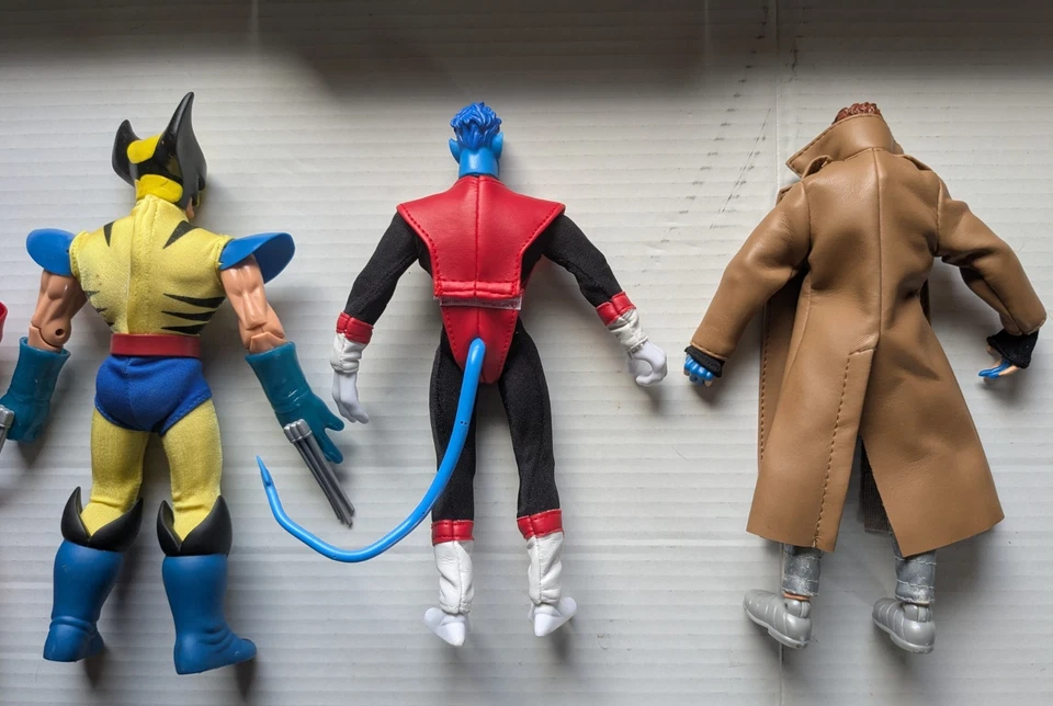 Lote de 9 figuras de 8" X-Men Avengers Hulk sueltas y en caja de cubiertas famosas de Marvel Foto 4 de 4