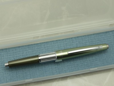Pentel Japanese Mechanical pencil ''Kerry'' with Case / 0.5mm Olive Green New!