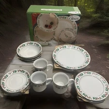 16 Gibson Holiday Gold Christmas Plates Bowls Dinner Salad Holly Berries