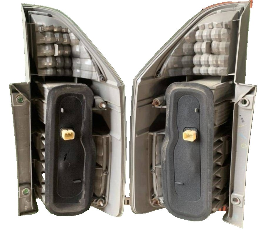 Toyota Noah Voxy Tail Light Set Rear Lamp ZRR70/ZRR75