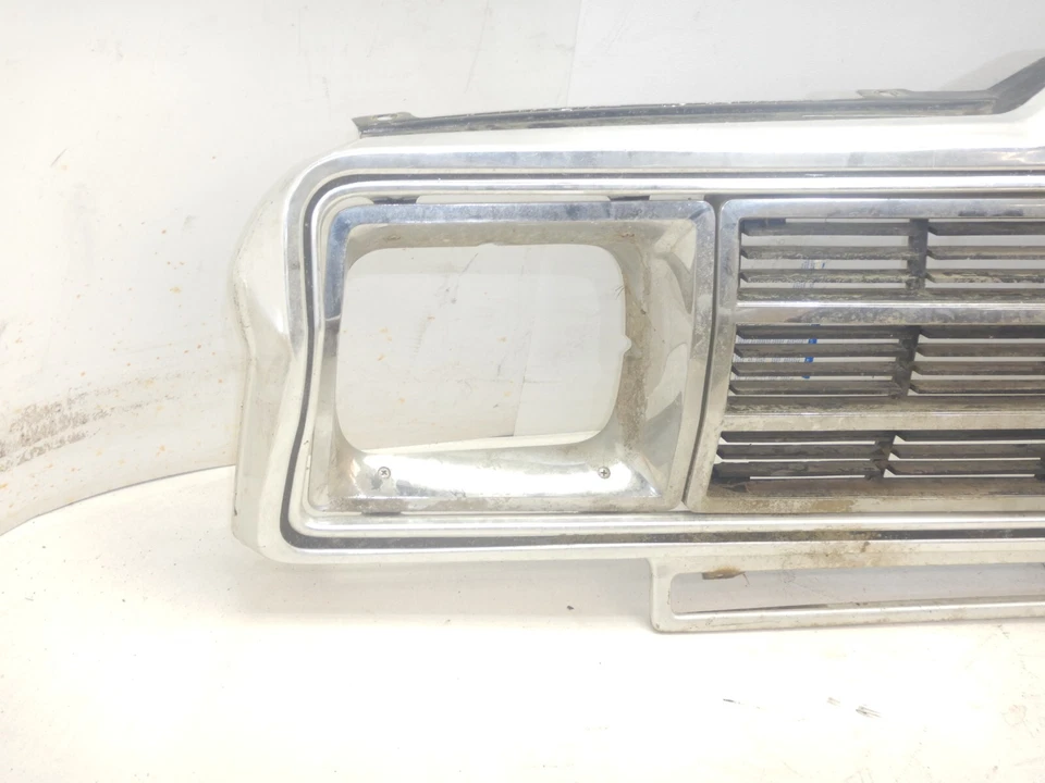 Jeep J10 J20 Grand Wagoneer SJ FSJ 79-85 OEM Front Header Panel Grille Chrome Foto 2 de 4