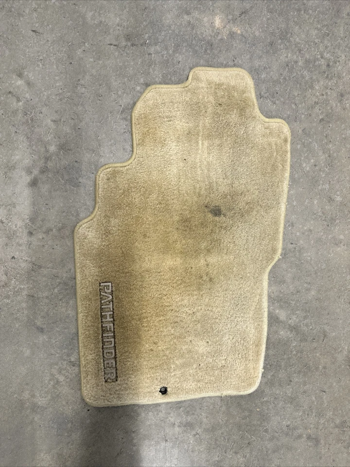 1996-2004 Nissan Pathfinder QX4 Infiniti drivers carpet floor mat OEM Light Tan — 第 2/4 张图片