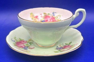 Foley Vintage Bone China Tee Trio in Pastellgrün mit zartem Blumenmuster