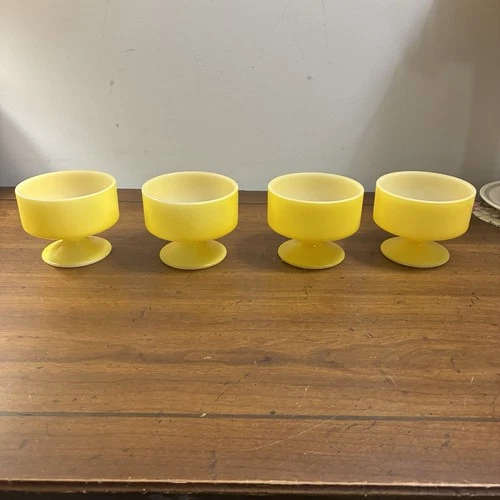 4 Vintage MCM Federal Glass Sherbet Ice cream Dessert Footed Cups Yellow