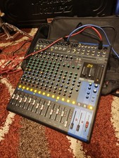 Yamaha MG16XU 16-Channel Analog Mixer with FX & Gator soft case 