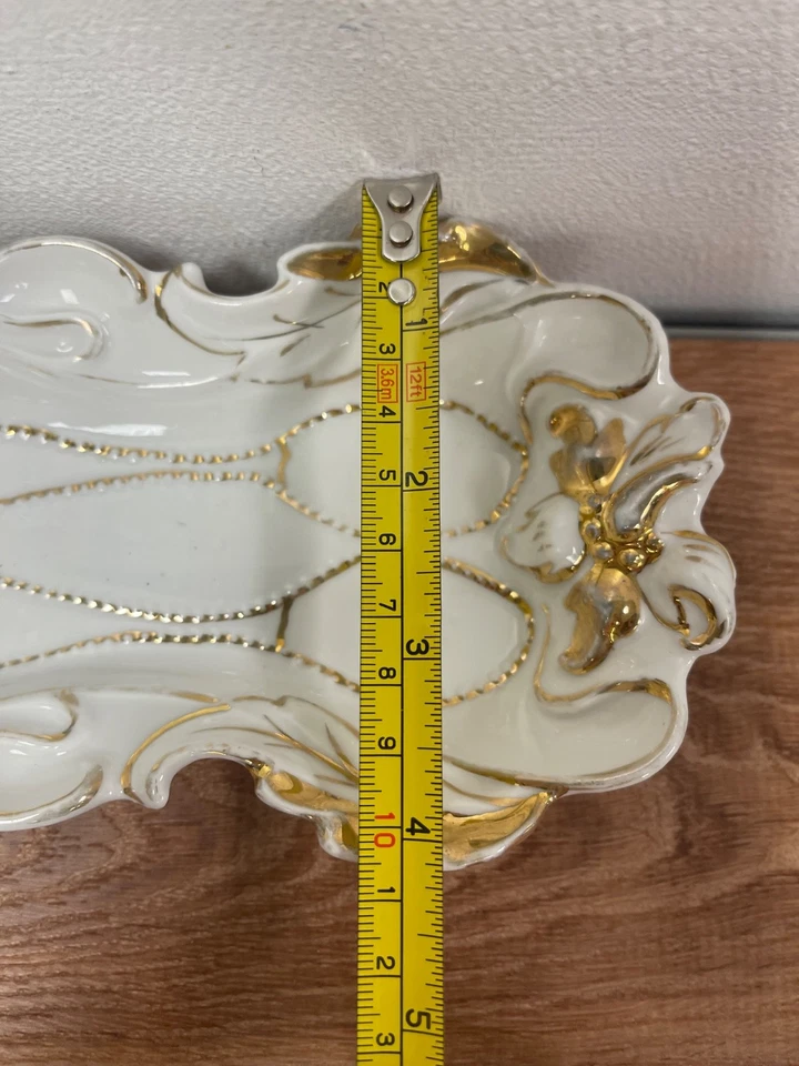 Escultura con reposacuchara doble de porcelana floral pintada a mano y diseño dorado Foto 4 de 4