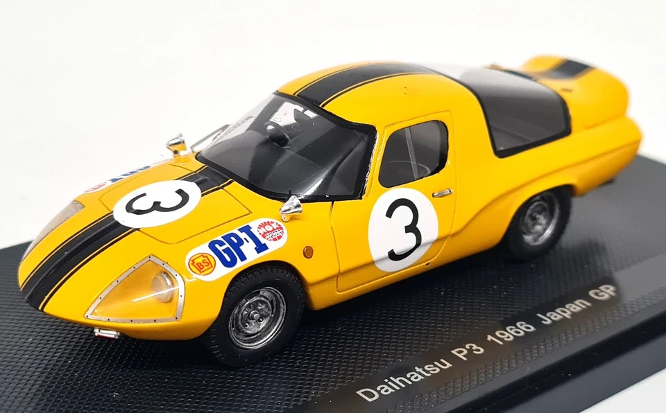 Carro modelo Ebbro 1/43 - Daihatsu P3 1966 Japão GP #3 amarelo fundido escala - Imagem 3 de 4
