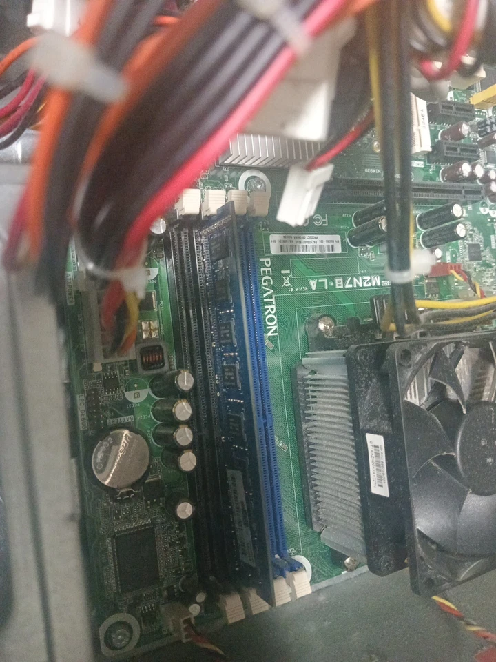 HP Pro 3015 MT - AMD Athlon II X3 440 - 2GB RAM hard Disk Da 250gb - Immagine 3 di 4