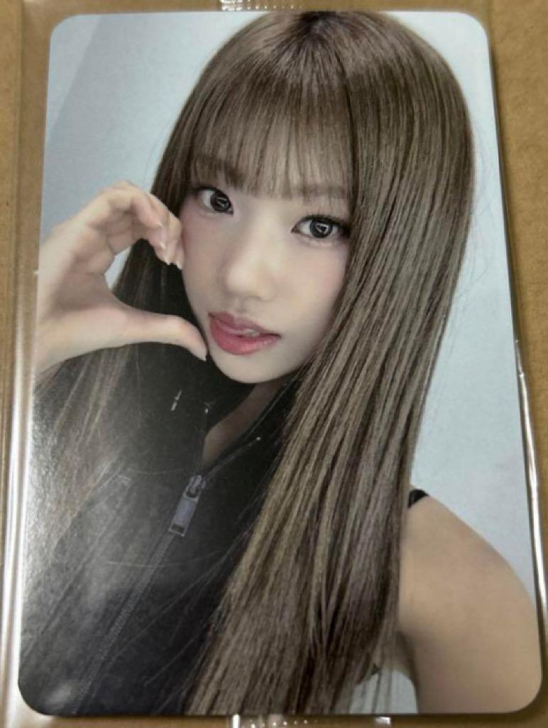 izna JUNGEUN 1st Mini Album 