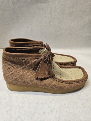 Clarks Originals X Sweet Chick Waffle Wallabees braun rot Wildleder Schuhe Herren 9,5