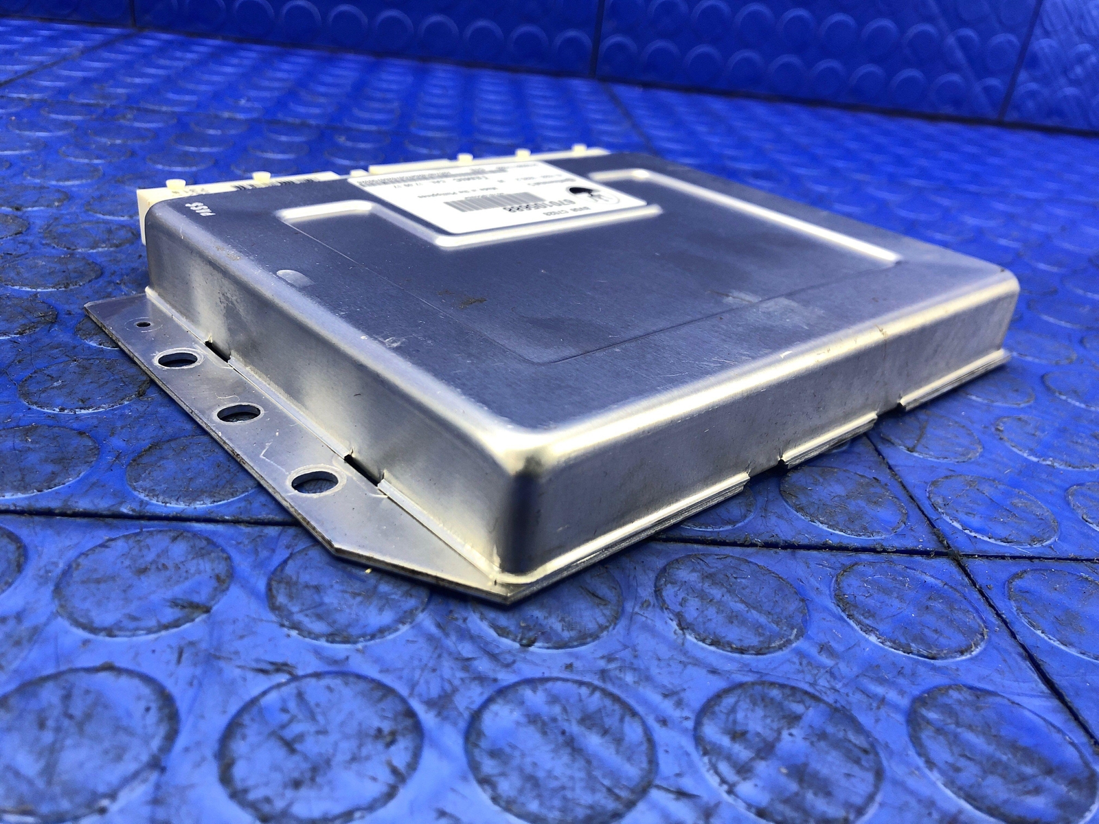 2017-2022 MASERATI LEVANTE OEM ADAPTIVE SUSPENSION CONTROL MODULE 670105688