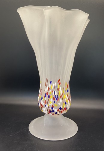 Vintage Confetti & White Satin Glass Art Glass Vase with Ruffled Scarf Edge 10” - 第 1/7 張圖片