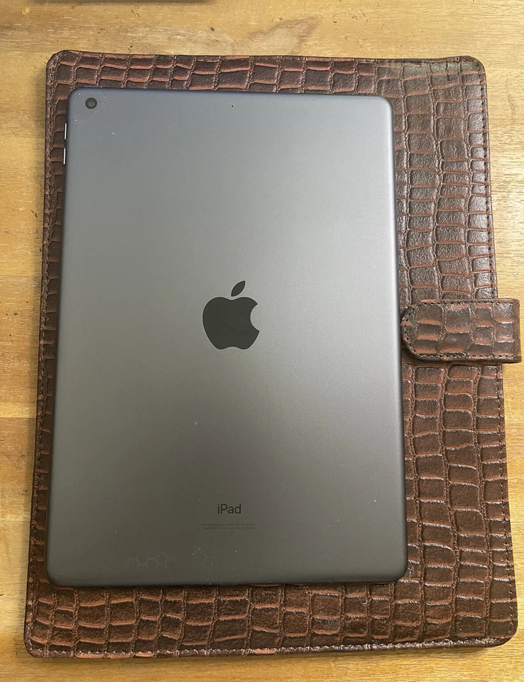 Croco iPad sleeve - Image 4 of 4