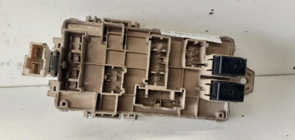 LB100601B Caja Reles/Fusibles para SUBARU IMPREZA (G10/GFC) * 113639 - Imagen 2 de 3