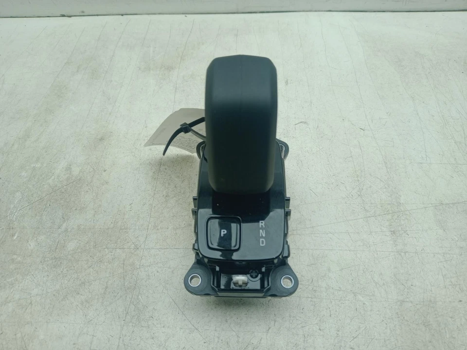 VOLVO XC40 GEAR SHIFTER SELECTOR 7 SPEED AUTOMATIC MK1 2018-2024 32324877 - Image 2 of 4