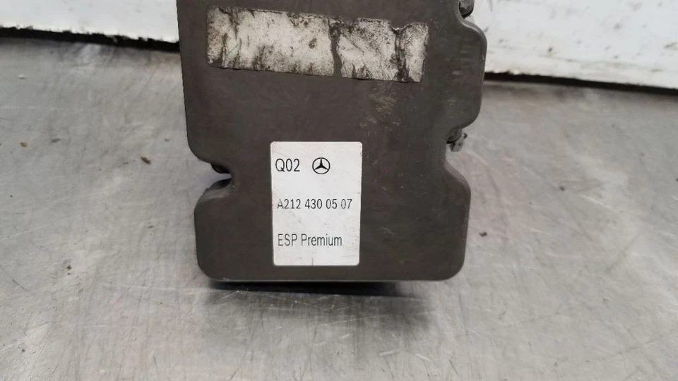 17 CONJUNTO BOMBA ABS MERCEDES BENZ CLS63S AMG W218 5,5 L 2124300507 Foto 3 de 4