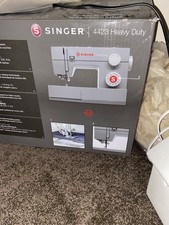 Singer Heavy Duty 4423 Sewing Machine