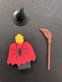 Lego Castle Fright Knights Witch Minifigure w/ cape 6097 6087 6037 cas032