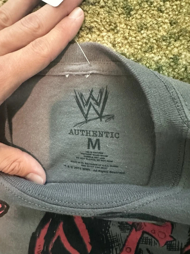 Camiseta Y2K Auténtica Deadstock RARA WWE Rey Mysterio Gráfica, Gris, Desde 2011 Foto 2 de 4