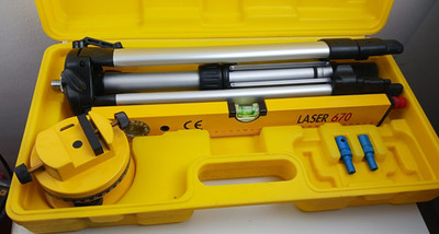 Laser Nivelliergerät Set Laser 670 inkl. Stativ Wasserwaage Koffer Vermessung