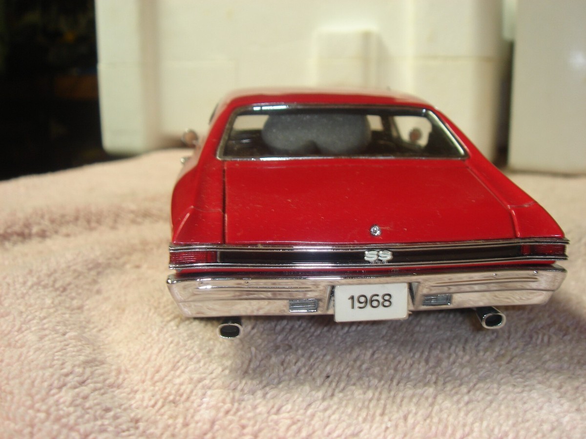 1/24 1968シェビーシェベルSS 396（カスタム品） Chevrolet Chevelle (1968) SS-396 1/24 Diecast Metal Model by