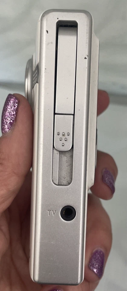 Vintage Flip Video HD Camcorder F260W White HDMI Digital Video Camera 4" x 2" - Image 4 of 4