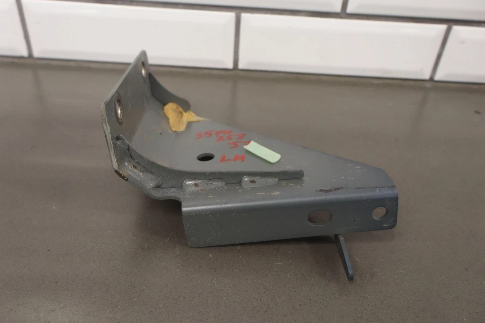 2004-2006 Pontiac GTO (2-Door) 18 Gallon Gasoline Fuel Tank Cross Brace W/Mounts - Image 3 of 4