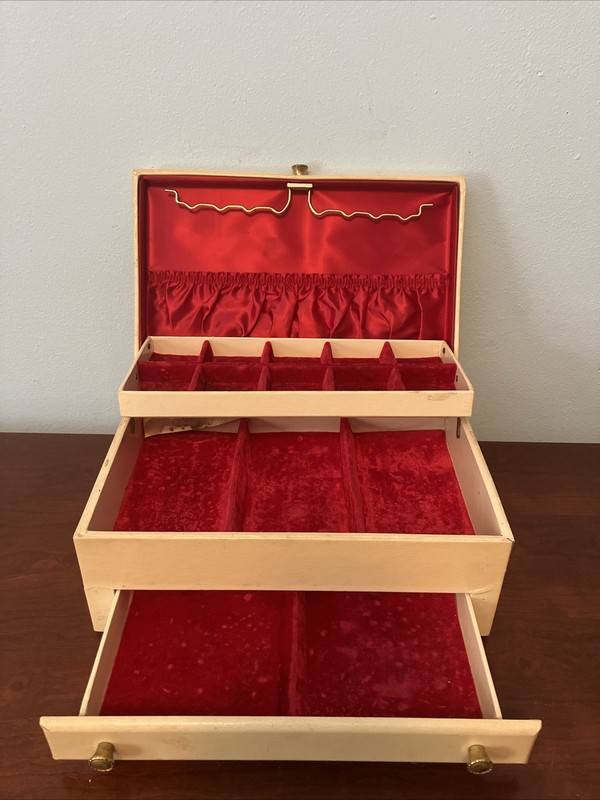 Vintage Lady Buxton Jewelry Box Mid Century 3 Tier Red Velvet Cream
