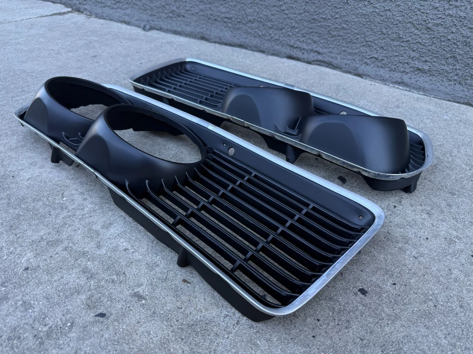 BMW E9 3.0cs csl E3 Bavaria Original Headlight Grilles 51131811483 - 51131811484 - Image 2 of 4