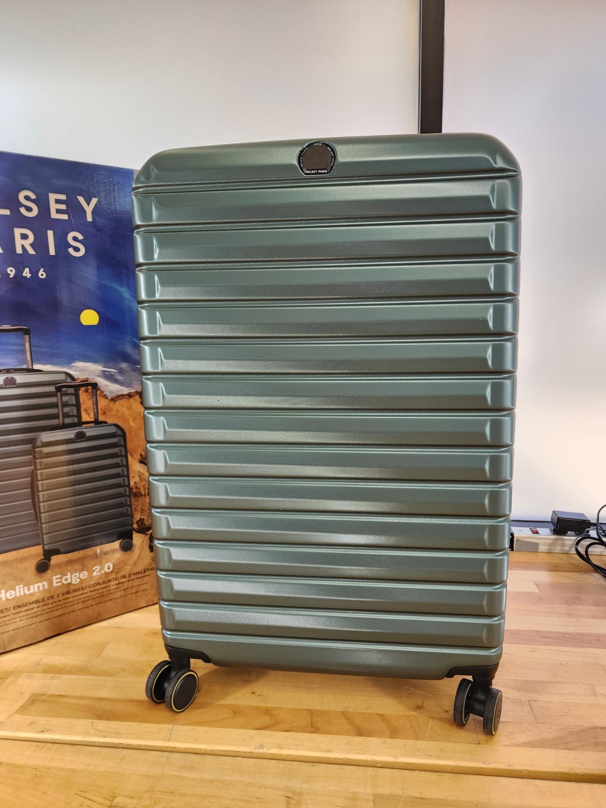 2 PCE GREEN Delsey Helium Edge Hardsided Luggage Suitcase Set Bags Carryon Check