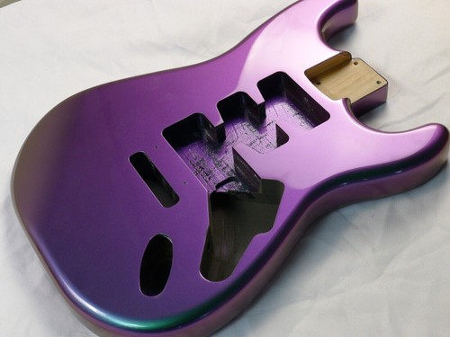 Strat Stratcaster Guitar Body 3 pcs North American Alder Chameleon HSS ≦ 1.89kg - Foto 9 di 22