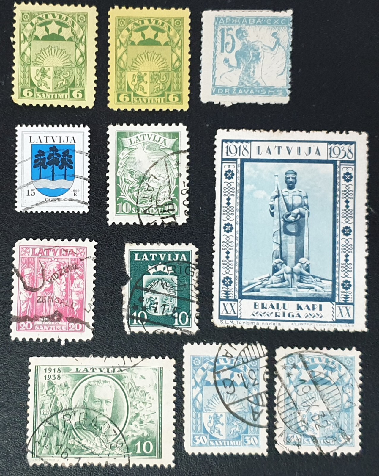 LatviaMixedUncheckedStamps/1040/