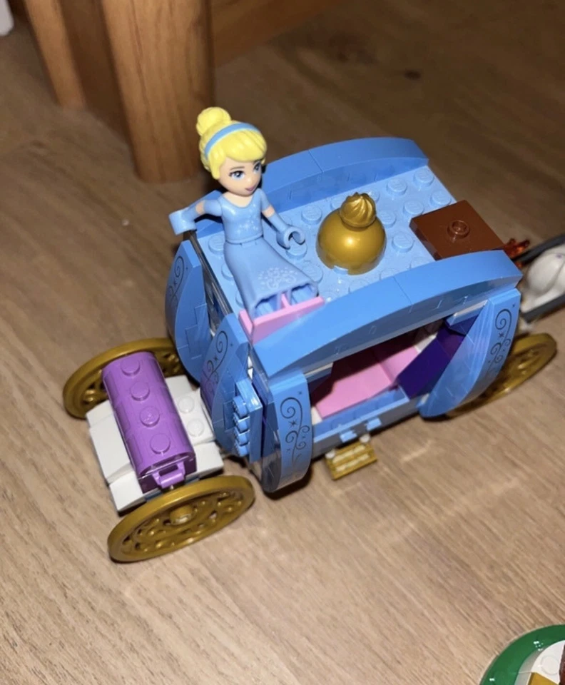 Lego Disney 41053 Le Carrosse Enchanté de Cendrillon complet + 43189 - Photo 2/4