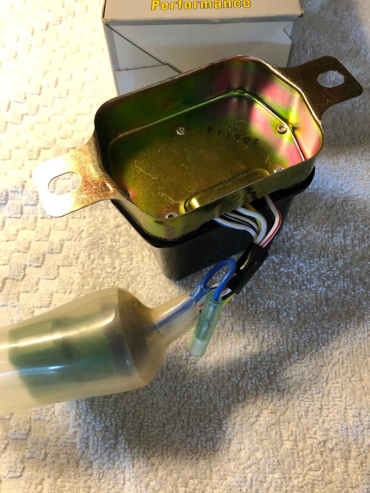 Nuevo de Lote Antiguo Pozos Regulador de Voltaje 1976-80 Toyota 27700-26030 28020 38040 38050 38120 Foto 3 de 4