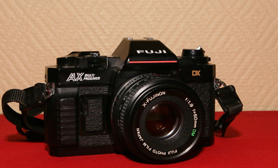 Fuji AX Multigramm, schwarz, coole SLR-Kamera mit 35-70 mm Zoomobjektiv