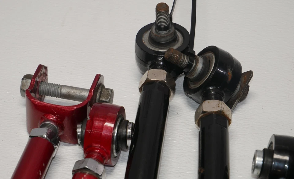 Kit Brazos de Control Ajustables Traseros Ambos Lados Camber y Puntera BMW E84 Foto 4 de 4