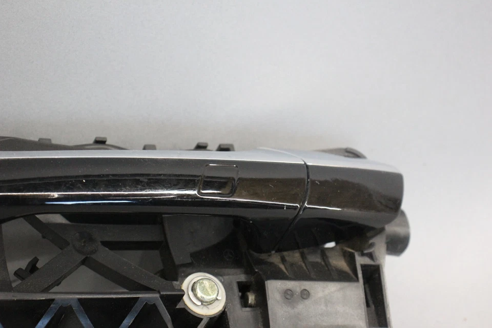 ✅ 07-13 Manija puerta exterior trasera izquierda mercedes w221 s550 s63 amg 2217600734 oem Foto 3 de 4