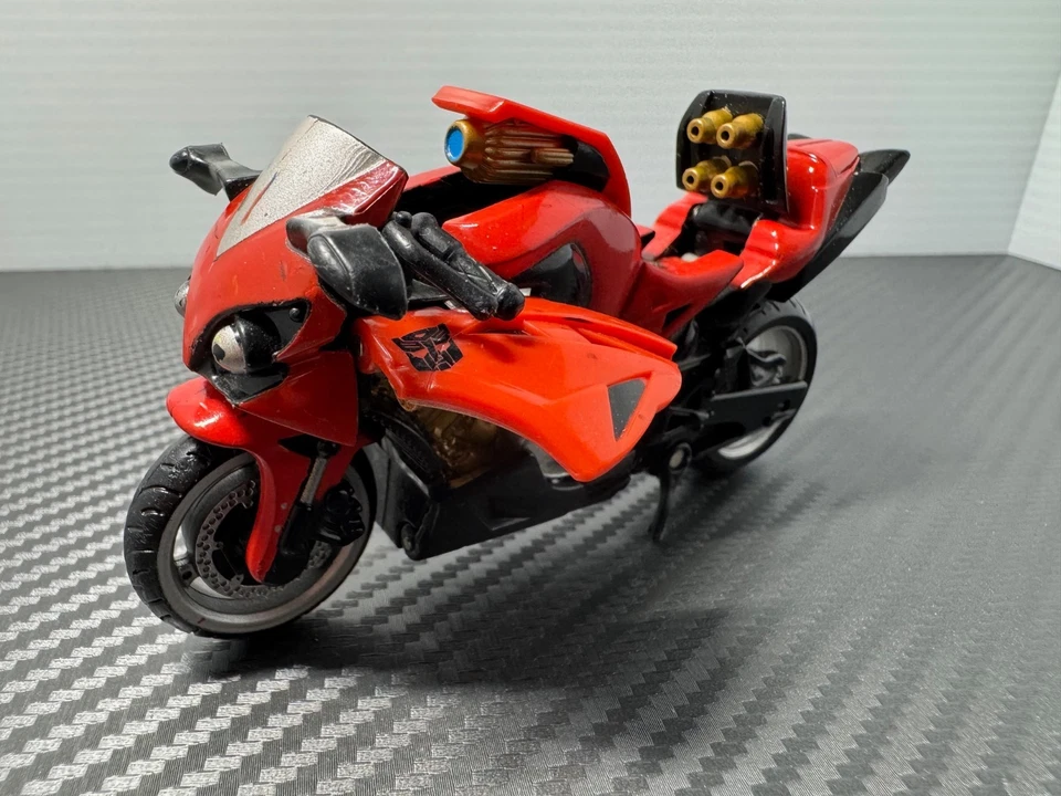 Lote de motos diecast Hot Wheels - carreras, calle, helicóptero y transformador Foto 4 de 4