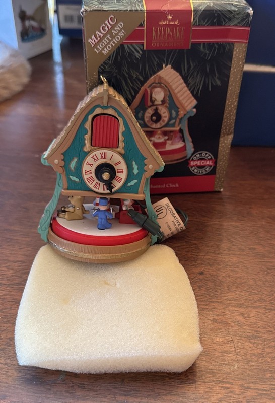 Hallmark Keepsake Magic Light And Motion Enchanted Clock