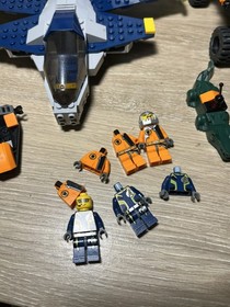 LEGO Agents: Gold Hunt (8630) 99% Complete. Minifigs & Instructions included