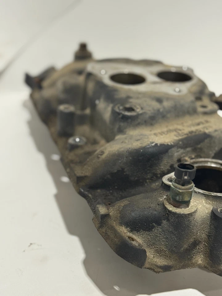 1993 GMC CHEVY C/K 1500 2500 3500 305 V8 ENGINE LOWER INTAKE MANIFOLD USED - Image 4 of 4